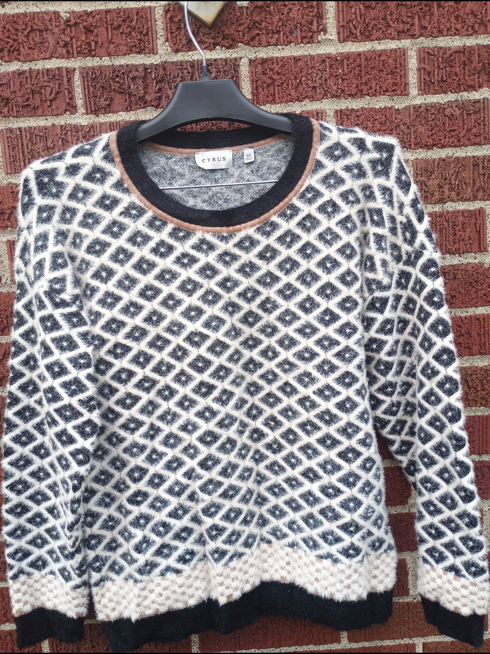 Cyrus Geometric Diamond Pattern Sweater